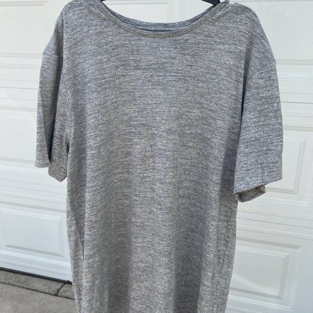On the byas Pacsun longer extended length textured tee size small nwt